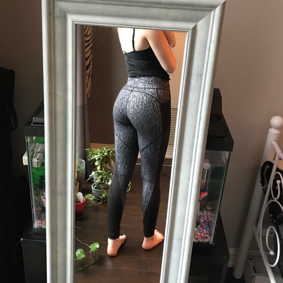 Lululemon Fit Physique leggings - Picture 6 of 12